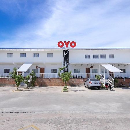 Oyo 44011 Weng Bee Guest House Kota Kinabalu Exterior foto