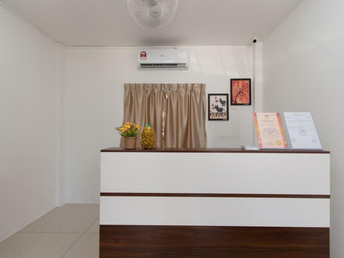 Oyo 44011 Weng Bee Guest House Kota Kinabalu Exterior foto