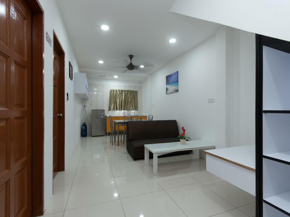 Oyo 44011 Weng Bee Guest House Kota Kinabalu Exterior foto