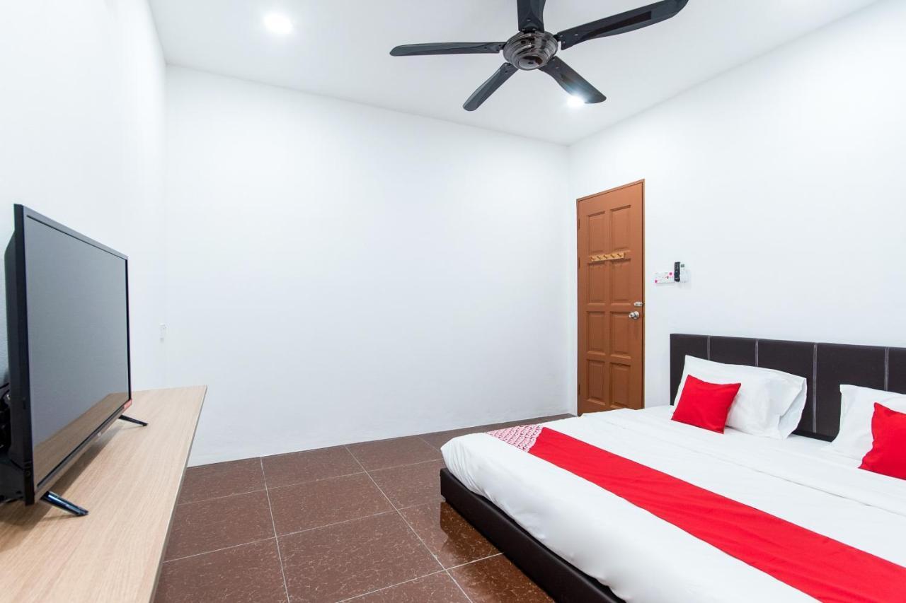 Oyo 44011 Weng Bee Guest House Kota Kinabalu Exterior foto